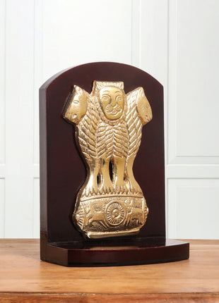 Ashok Stambh With Wooden Pannel