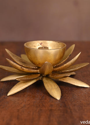 Brass Flower Akhand Diya (3 Inch)