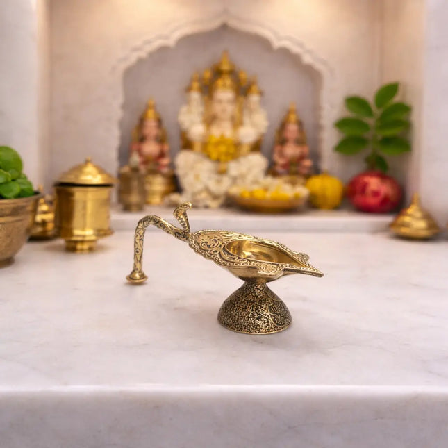 Brass Lightweight Naag Aarti Diya With Handle (5 Inch)