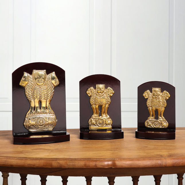 Ashok Stambh With Wooden Pannel