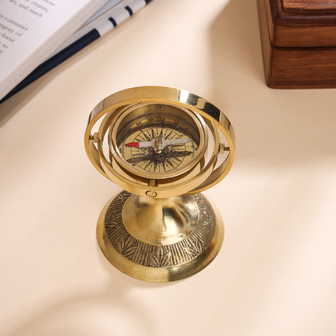 BRASS ANTIQUE ROTATNG COMPASS - Vedansh Craft