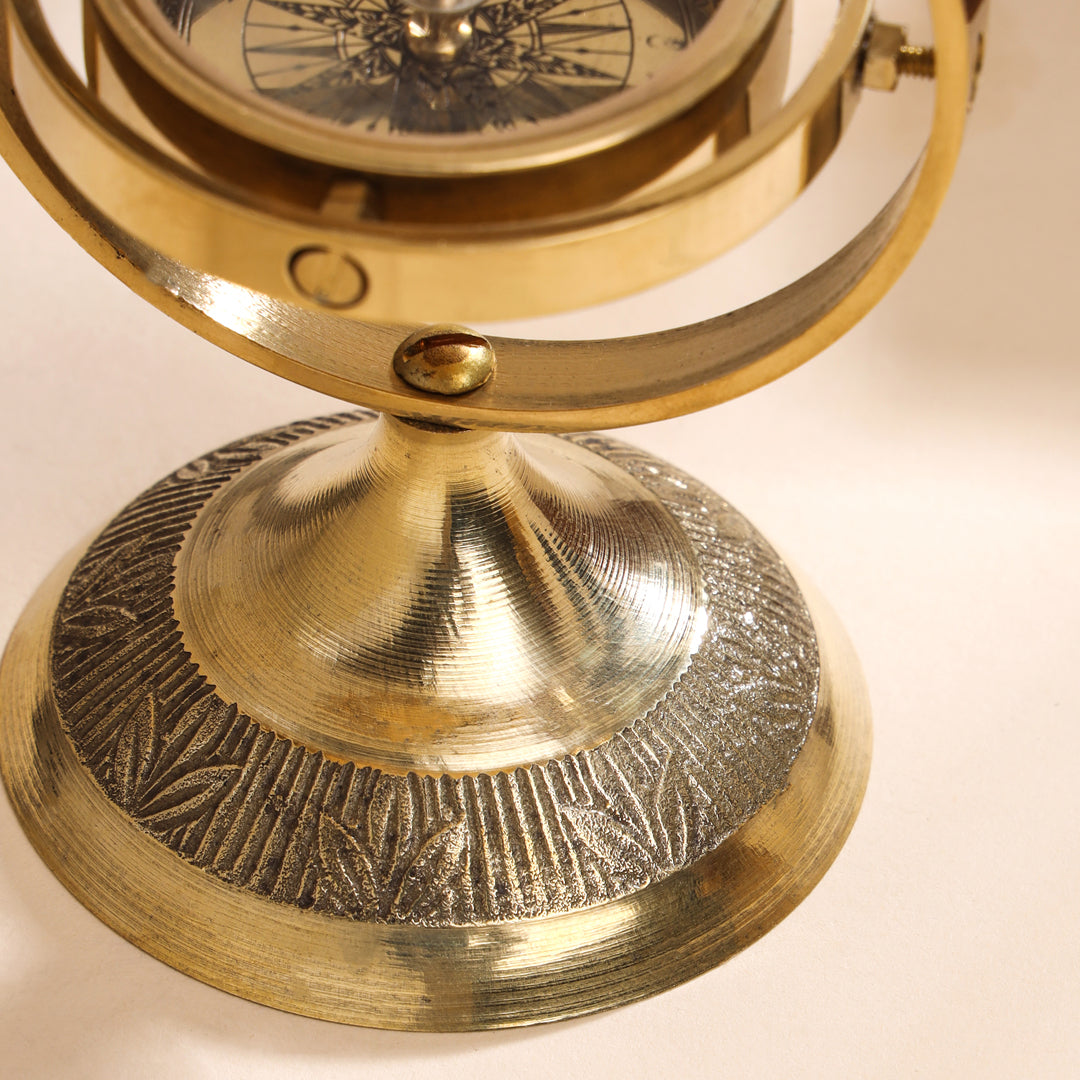 BRASS ANTIQUE ROTATNG COMPASS - Vedansh Craft