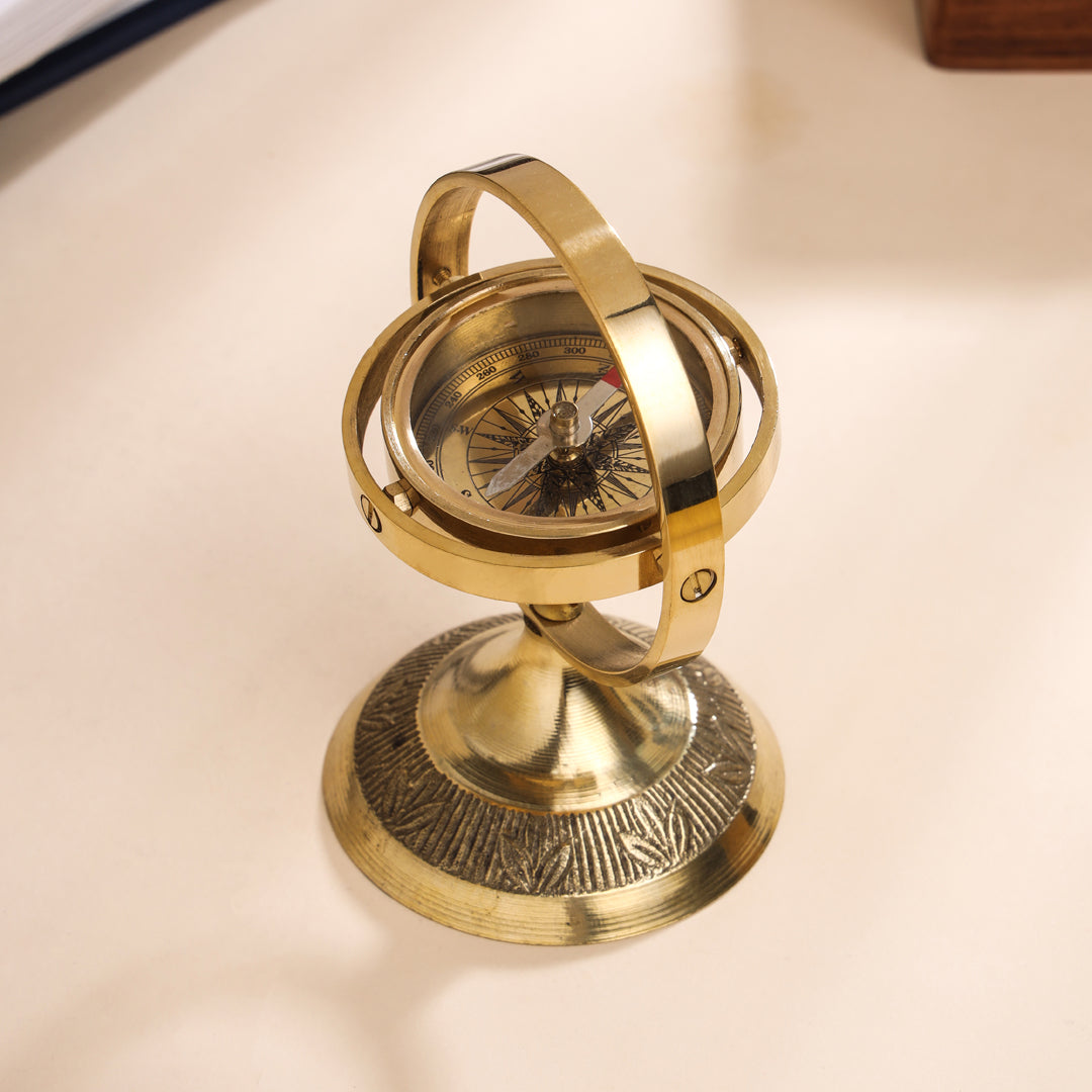 BRASS ANTIQUE ROTATNG COMPASS - Vedansh Craft