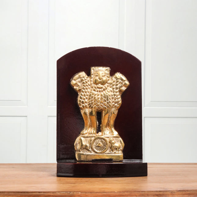 Ashok Stambh With Wooden Pannel