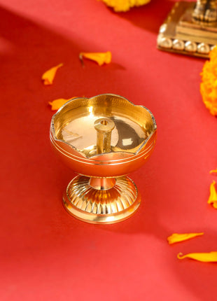 Brass Akhand Flower Diya (2 Inch)