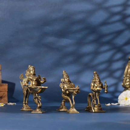 Brass Aarti Diya With Handle