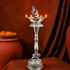 Height - 17 inch (5.5 x 5.5 x 17 inch) ; weight - 880 gram