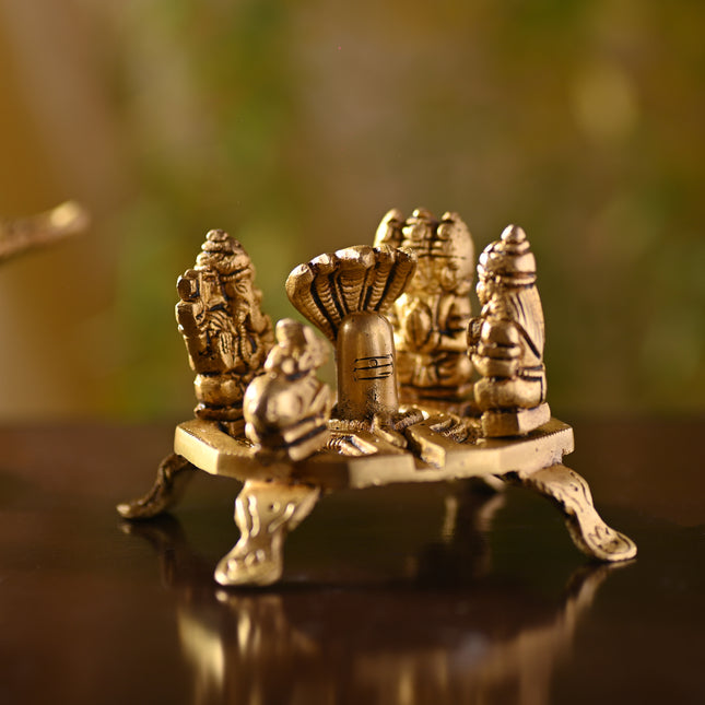Brass Shivling with Family – Handcrafted Divine Temple Decor (2.5 Inch)