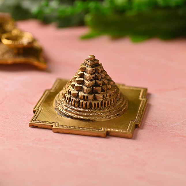 Brass Superfine Maha Meru Shree Yantra – Divine Handmade Brass Decor (2 Inch)