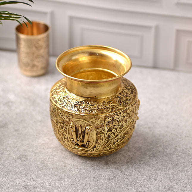 Brass Shankh Chakra Namaha Kodam / Kalash – Traditional Handcrafted Brass Decor