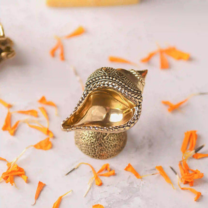Brass Handcrafted Conch Lightweight Diya (1.8 Inch)