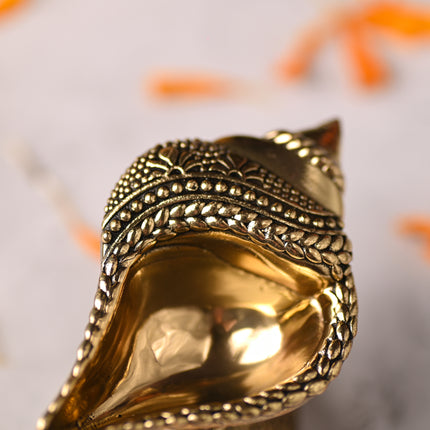 Brass Handcrafted Conch Diya – Traditional Auspicious Decor (1.8 Inch)