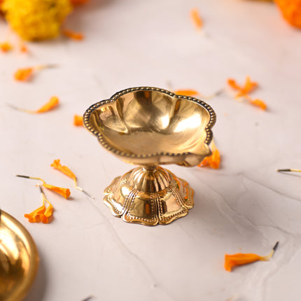 Brass Elegant Single Patel Diya – Handmade Traditional Brass Lamp