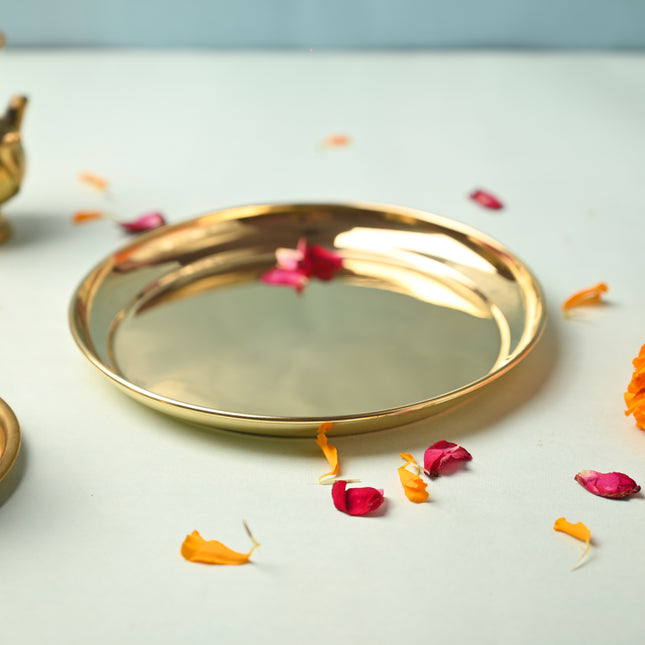 Brass Elegant Plain Thali – Traditional Indian Brassware for Everyday Dining (7.1 Inch)