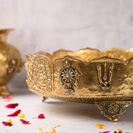 Brass Shankh Chakra Namah Urli