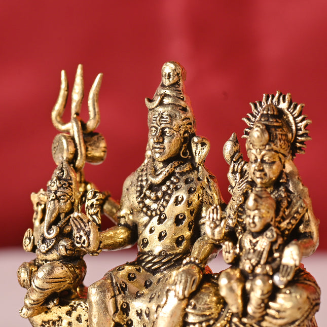 Brass Shiv Family Idol – Handcrafted Traditional Brass Decor