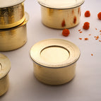Height - 4.2 inch (7.2 x 7.2 x 4.2 inch) ; weight - 900 gram ; capacity - 1 litre