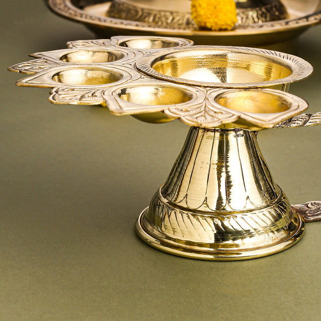 Brass Traditional Aarti With Handle
