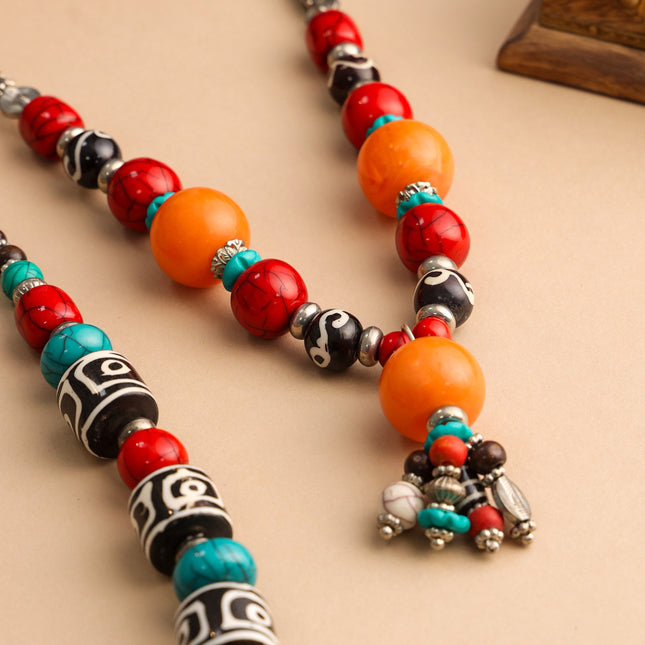 Resin Handcrafted Bead Jewelry Necklace with Tribal Charm