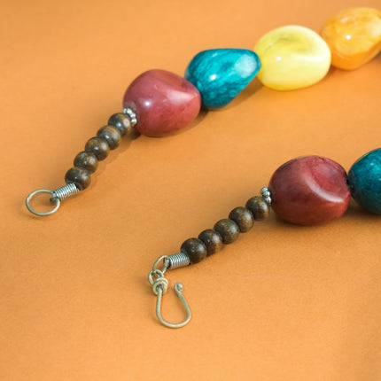 Resin Handcrafted Bead Necklace Jewelry with Tribal Charm