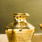 7.5 INCHES (7*3.5*7.5) WEIGHT - 720 GRAMS; CAPACITY - 1.75 LITRE