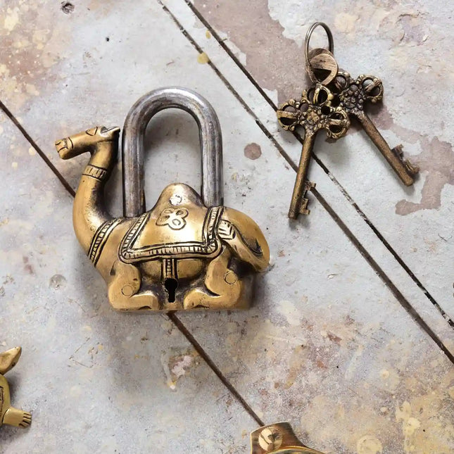 Brass Camel Door Lock With Two Keys (4.2 Inch)