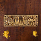 Height - 2.5 inch (8 x 0.5 x 2.5 inch) ; weight - 440 gram