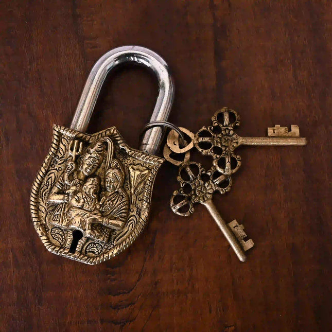 Brass Shiva Family Door Lock With Three Keys (4.5 Inch)
