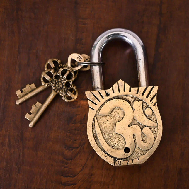 Brass Shiva Family Door Lock With Three Keys (4.5 Inch)