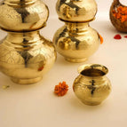 4.8 INCHES (5.5*5.5*4.8); WEIGHT - 400 GRAMS; CAPACITY - 900 ML