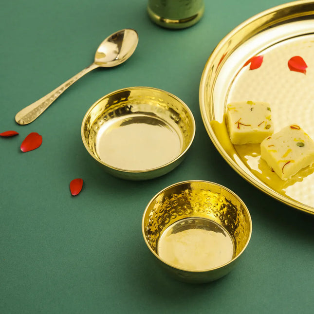 Brass Hammered Thali/Dinner Set (910 Gram)