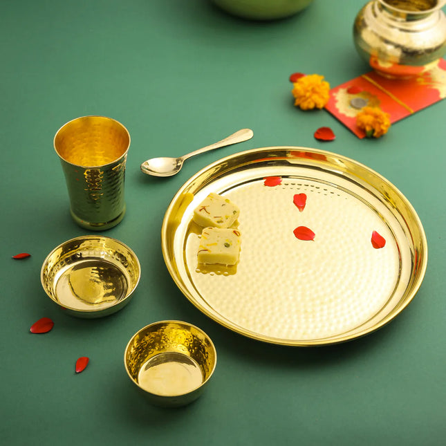 Brass Hammered Thali/Dinner Set (910 Gram)