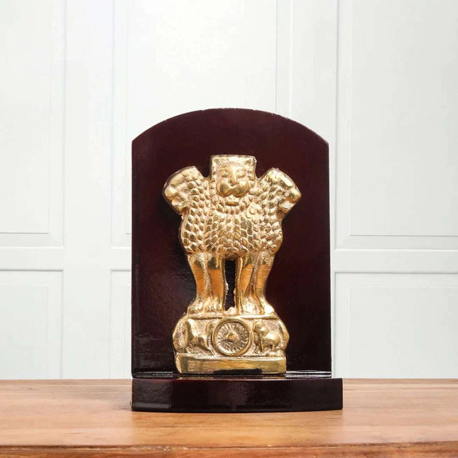 Ashok Stambh With Wooden Pannel