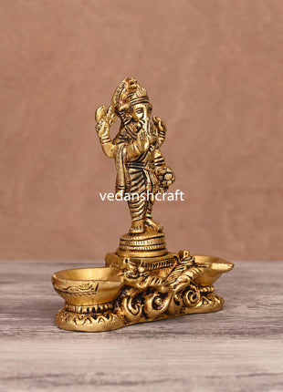 Brass Blessing Ganesha Diya (5.5 Inch)