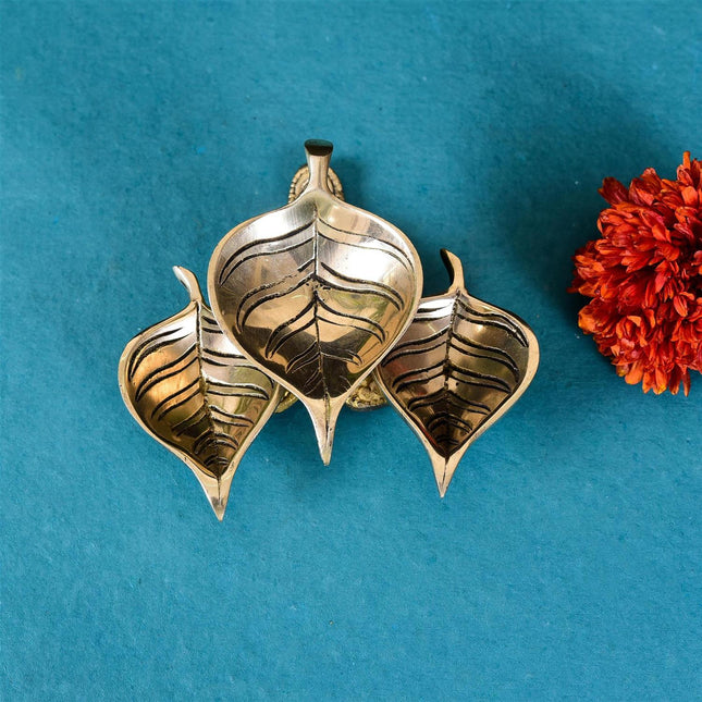 Brass 3 Leaf Petal Diya (2 Inch)