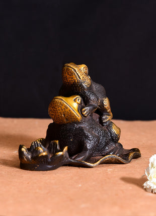 Brass Frogs Showpiece (4 Inch)