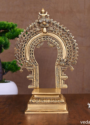 Brass Singhasan With Prabhavali Craft