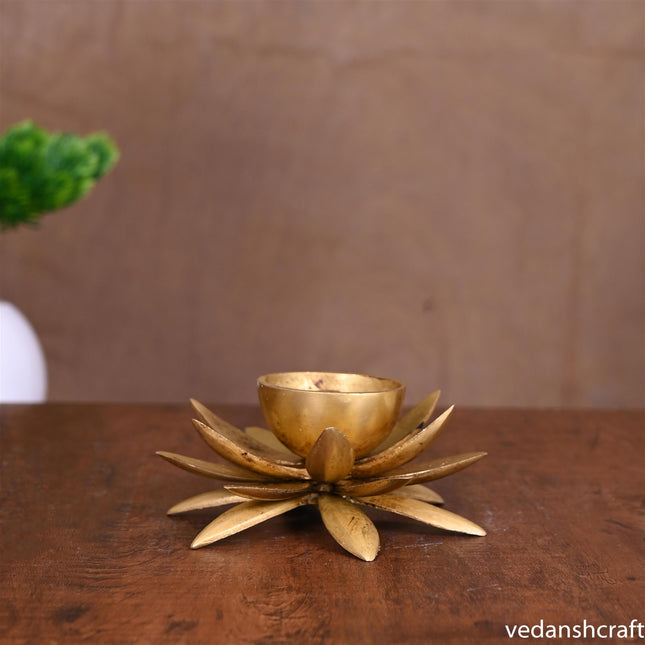 Brass Flower Akhand Diya (3 Inch)
